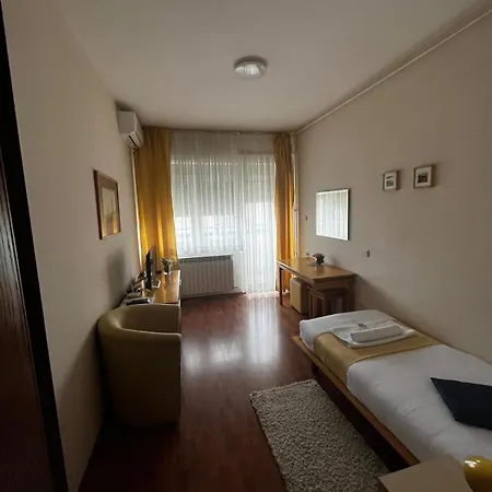 Garni Hotel Belvedere Lux Kraljevo Exterior photo